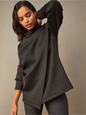ADAY Black Minimal Crewneck Top